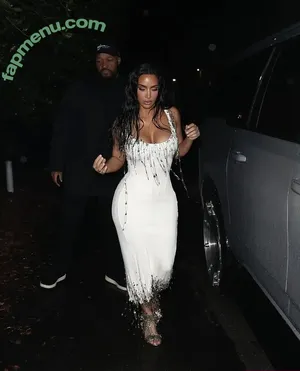 Kim Kardashian / KimKardashian nude photo #1349