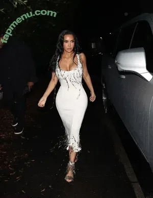 Kim Kardashian / kimkadarshian / kimkardashian nude photo #1353