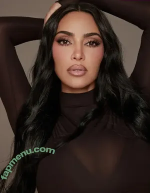 Kim Kardashian / kimkadarshian / kimkardashian nude photo #1359