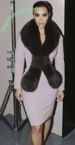 Kim Kardashian / kimkadarshian / kimkardashian nude photo #1375