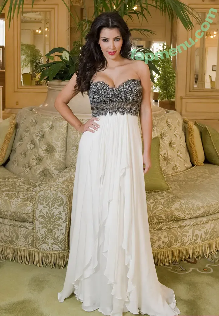 Kim Kardashian nude photo #1013 (KimKardashian)