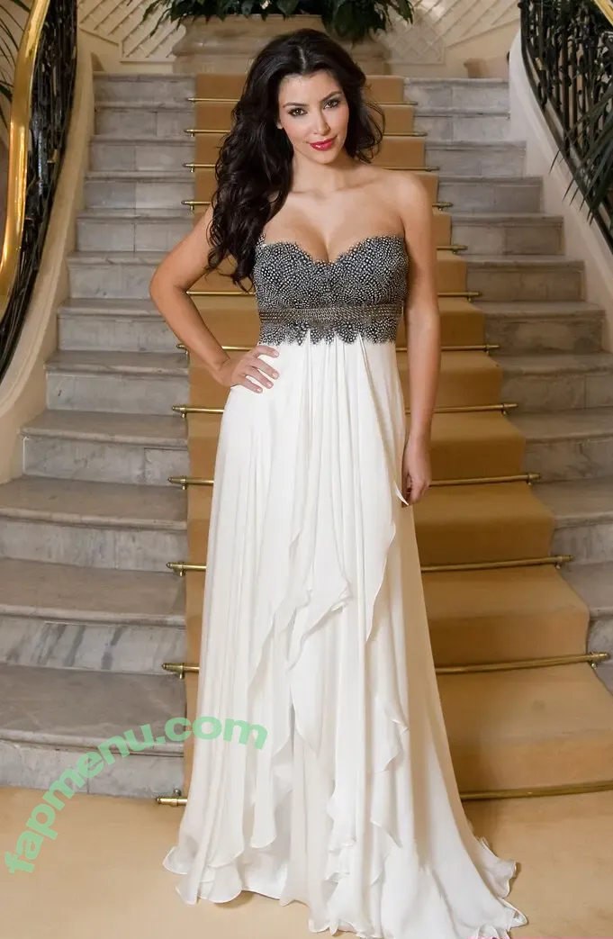 Kim Kardashian nude photo #1015 (KimKardashian)