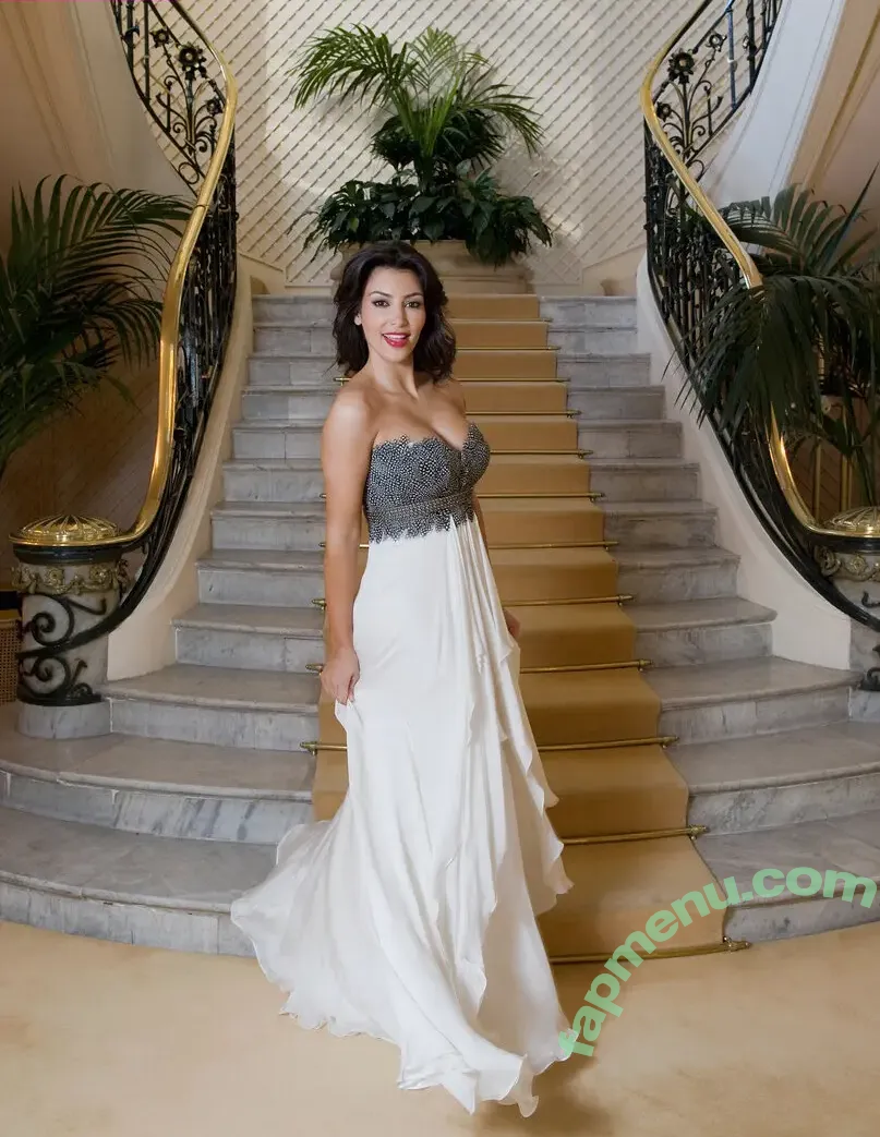 Kim Kardashian nude photo #1017 (KimKardashian)