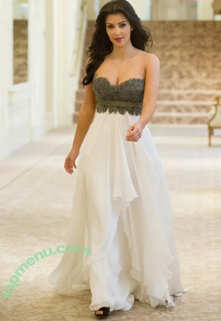 Kim Kardashian nude photo #1020 (KimKardashian)