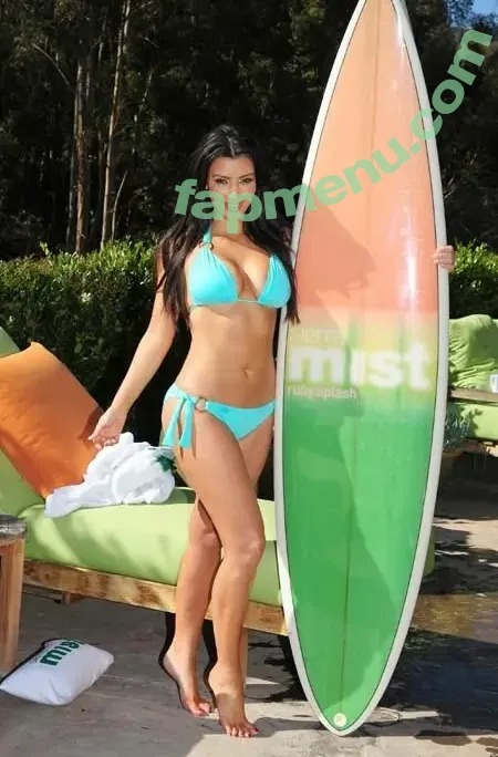 Kim Kardashian nude photo #1051 (KimKardashian)