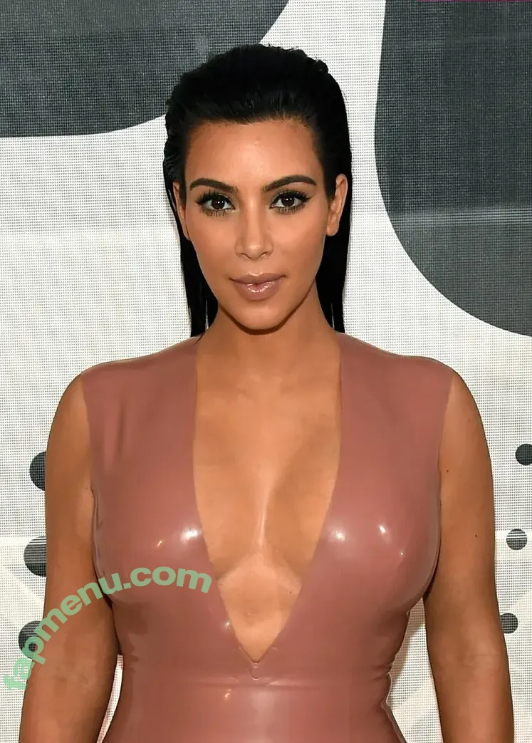 Kim Kardashian nude photo #1078 (KimKardashian)