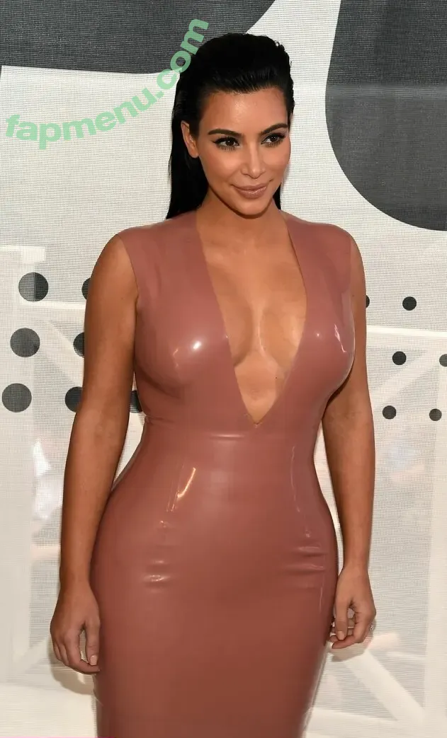 Kim Kardashian nude photo #1079 (KimKardashian)