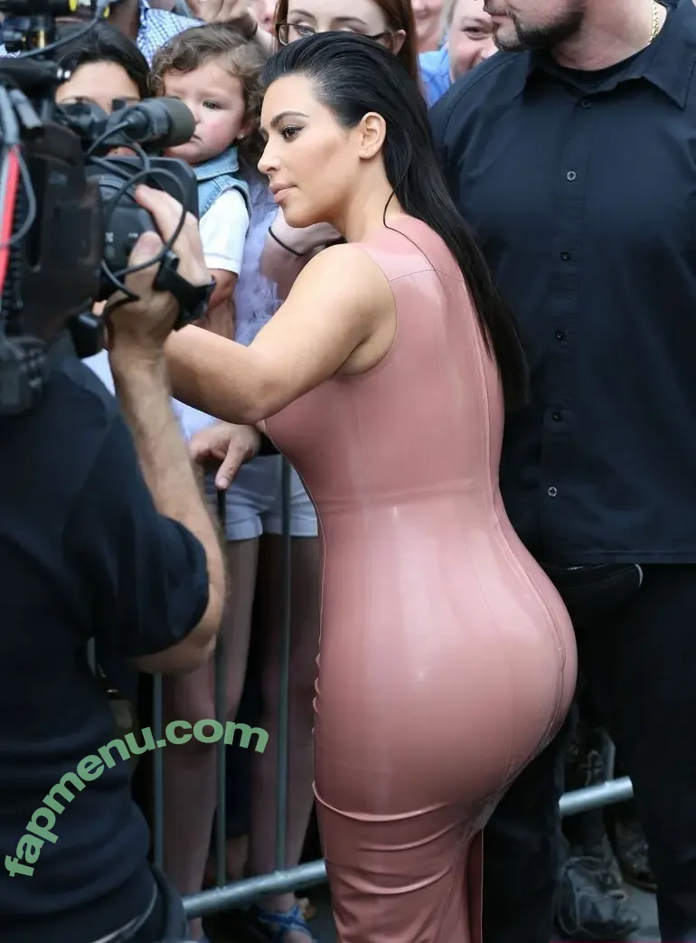 Kim Kardashian nude photo #1083 (KimKardashian)