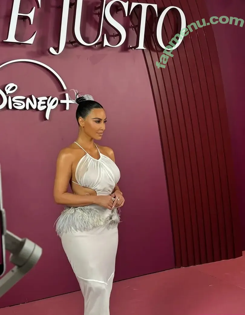 Kim Kardashian nude photo #1112 (KimKardashian)