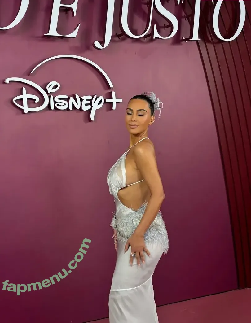 Kim Kardashian nude photo #1113 (KimKardashian)
