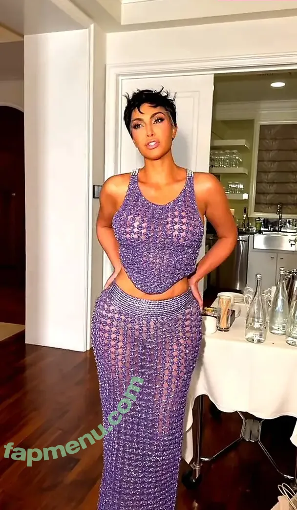 Kim Kardashian nude photo #1119 (KimKardashian)