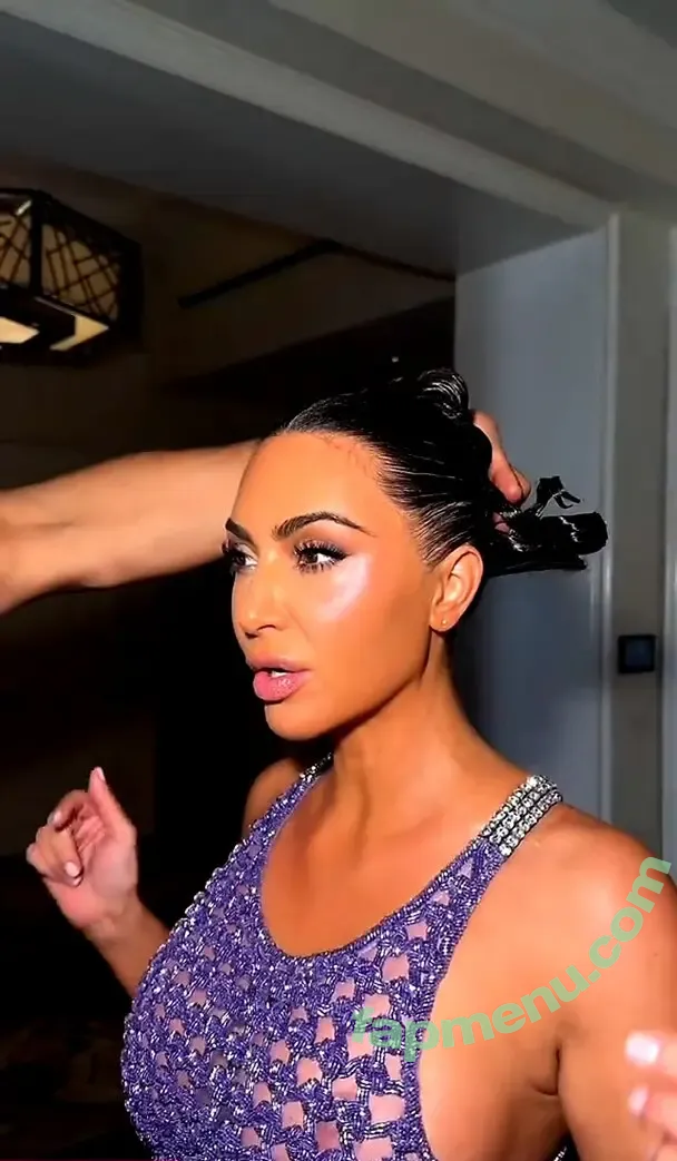 Kim Kardashian nude photo #1131 (KimKardashian)