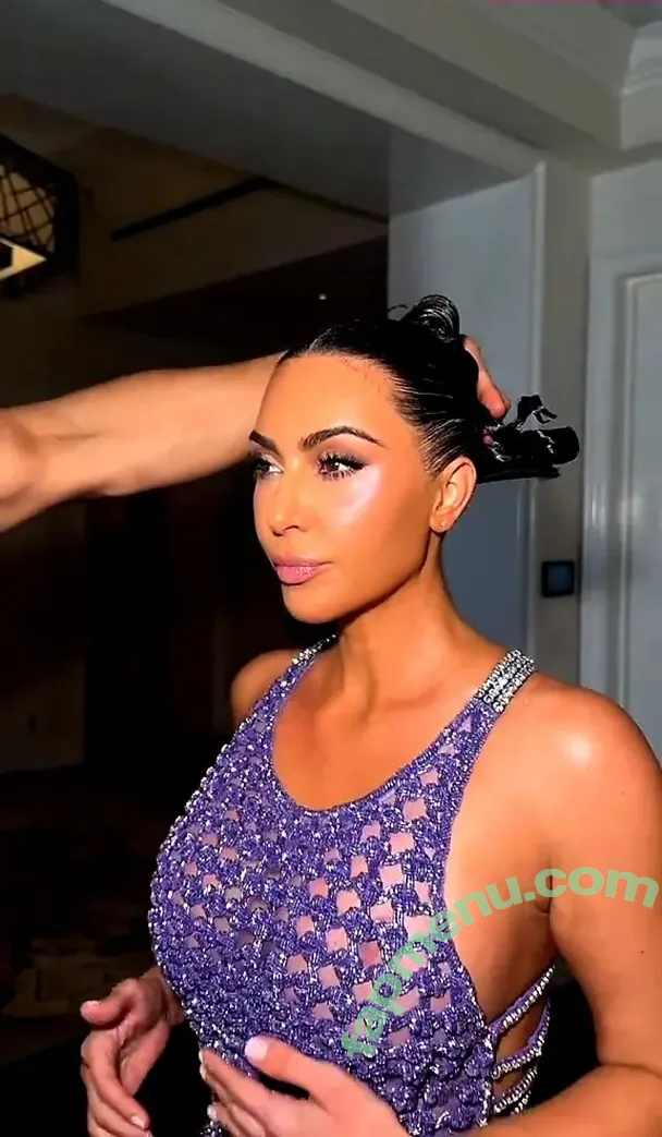 Kim Kardashian nude photo #1134 (KimKardashian)