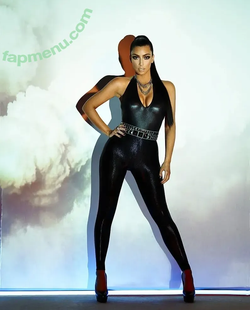 Kim Kardashian nude photo #1153 (KimKardashian)