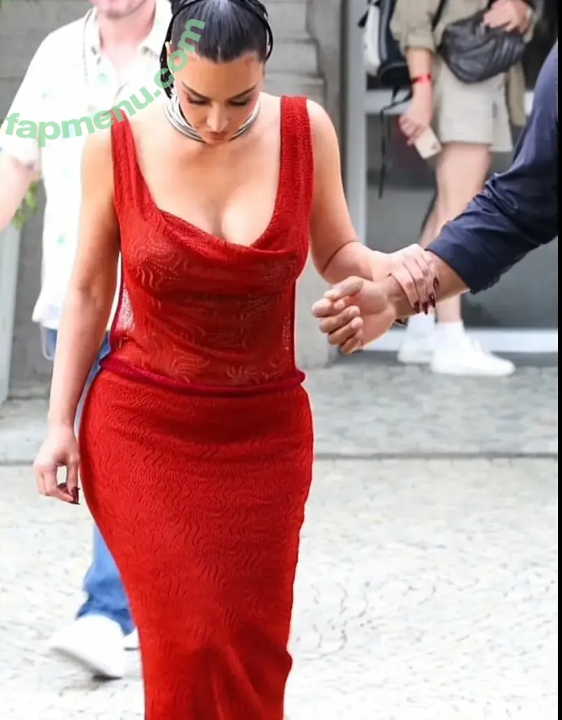 Kim Kardashian nude photo #1162 (KimKardashian)