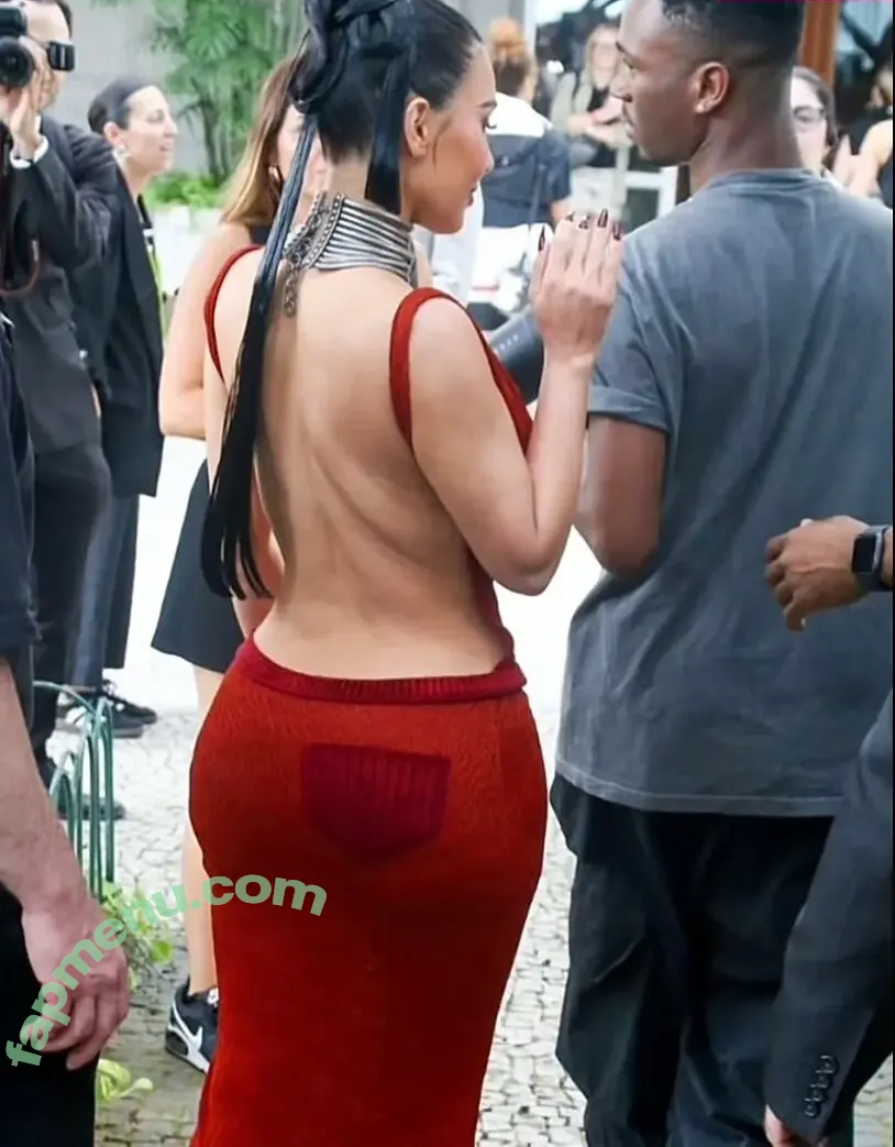 Kim Kardashian nude photo #1163 (KimKardashian)