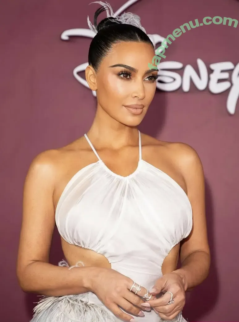 Kim Kardashian nude photo #1170 (KimKardashian)