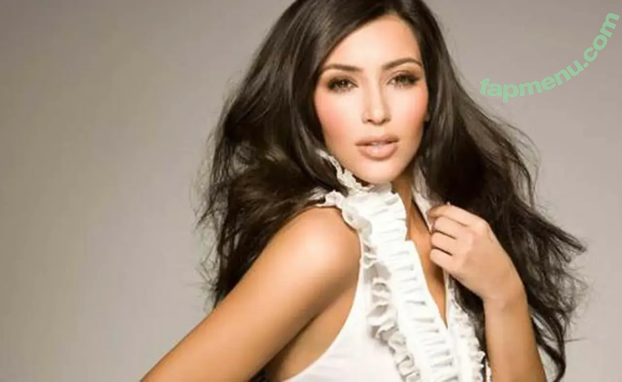 Kim Kardashian nude photo #1186 (KimKardashian)