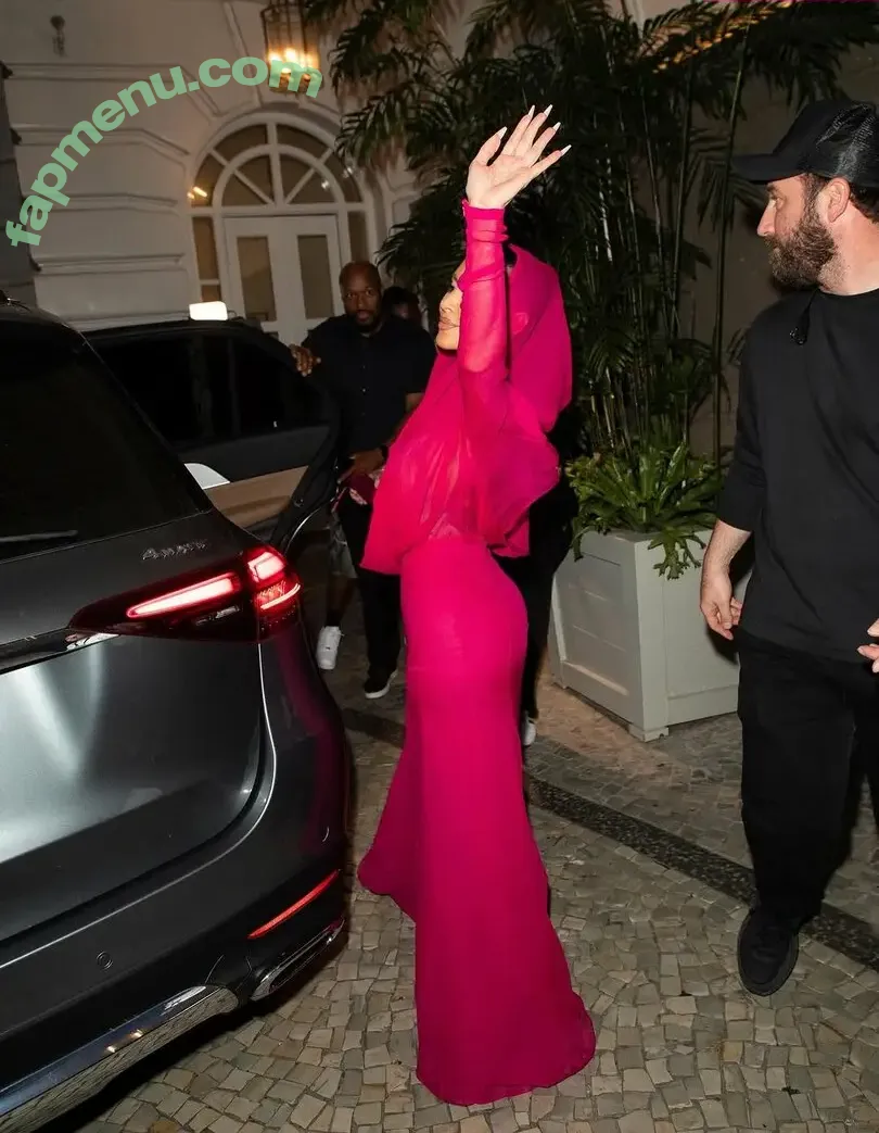 Kim Kardashian nude photo #1224 (KimKardashian)