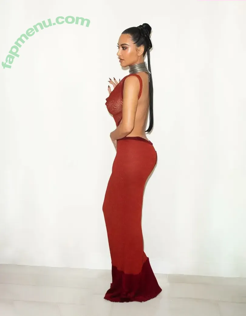 Kim Kardashian nude photo #1228 (KimKardashian)