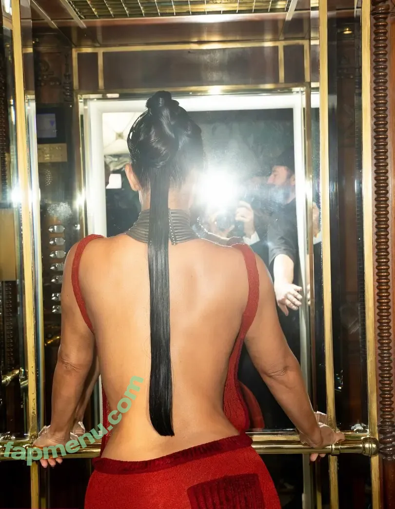 Kim Kardashian nude photo #1229 (kimkadarshian / kimkardashian)