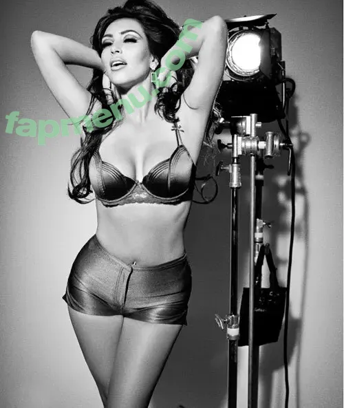 Kim Kardashian nude photo #1280 (KimKardashian)