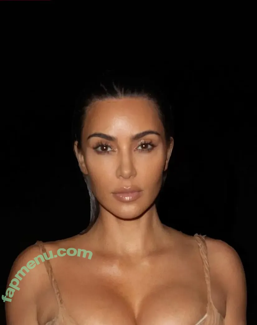 Kim Kardashian nude photo #1337 (KimKardashian)
