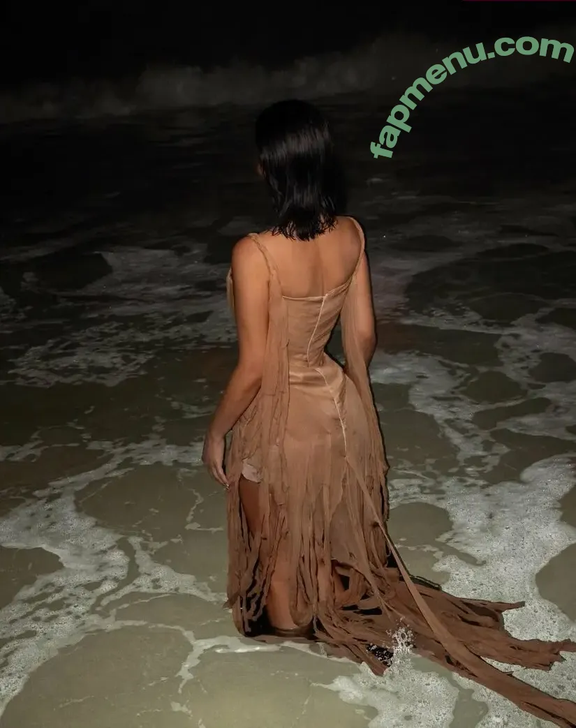 Kim Kardashian nude photo #1340 (KimKardashian)