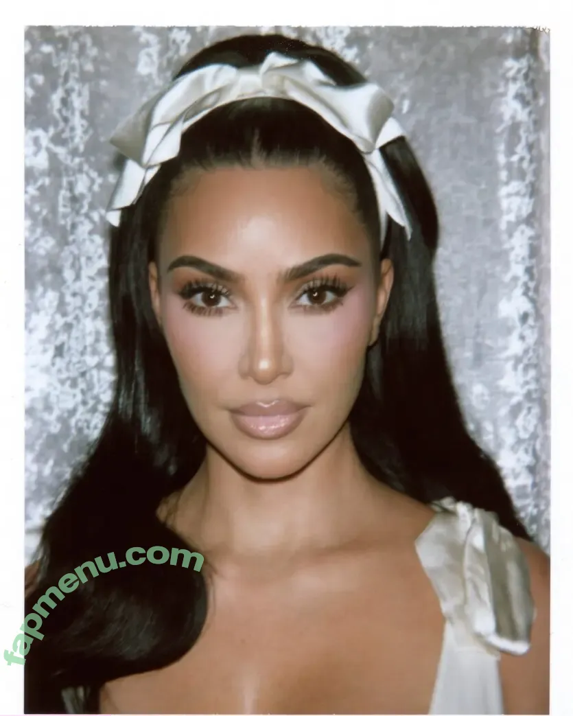 Kim Kardashian nude photo #1397 (kimkadarshian / kimkardashian)