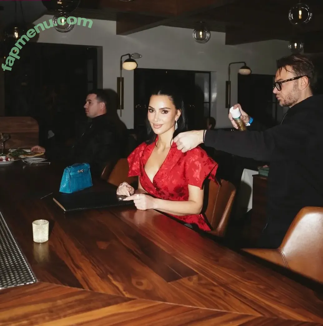 Kim Kardashian nude photo #1406 (KimKardashian / kimkadarshian)