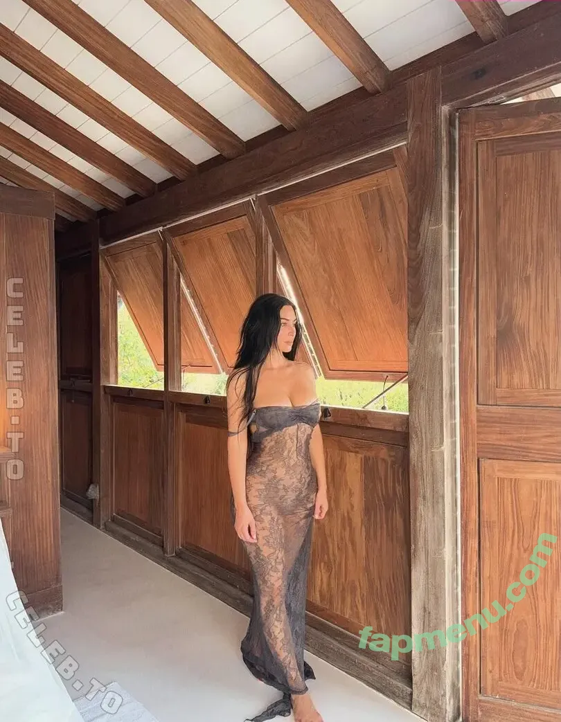 Kim Kardashian nude photo #1417 (KimKardashian / kimkadarshian)