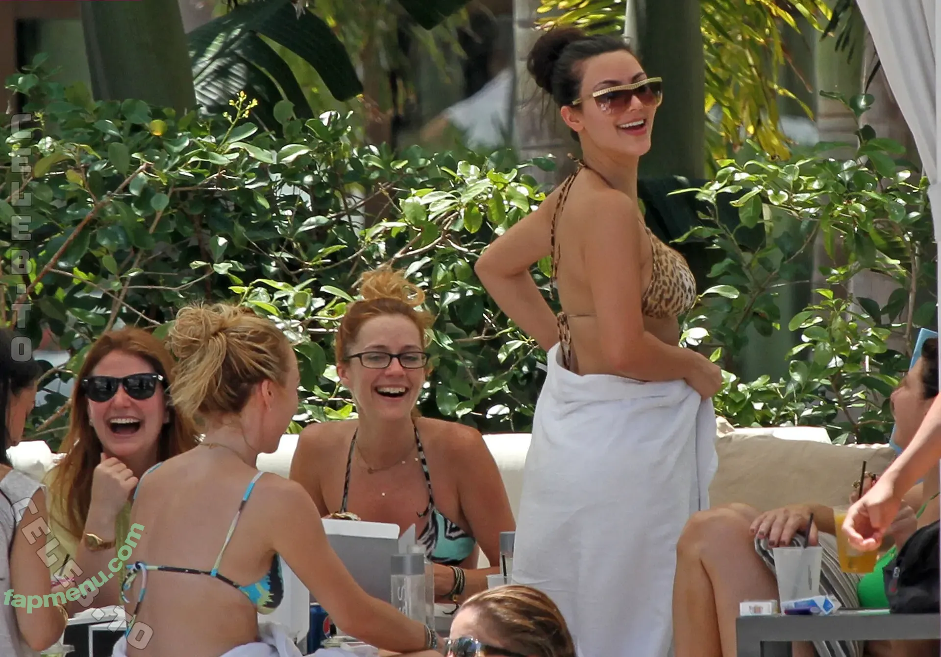 Kim Kardashian nude photo #1437 (KimKardashian)