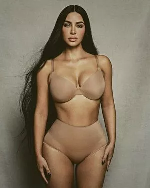 Kim Kardashian / KimKardashian / kimkadarshian nude photo #4308