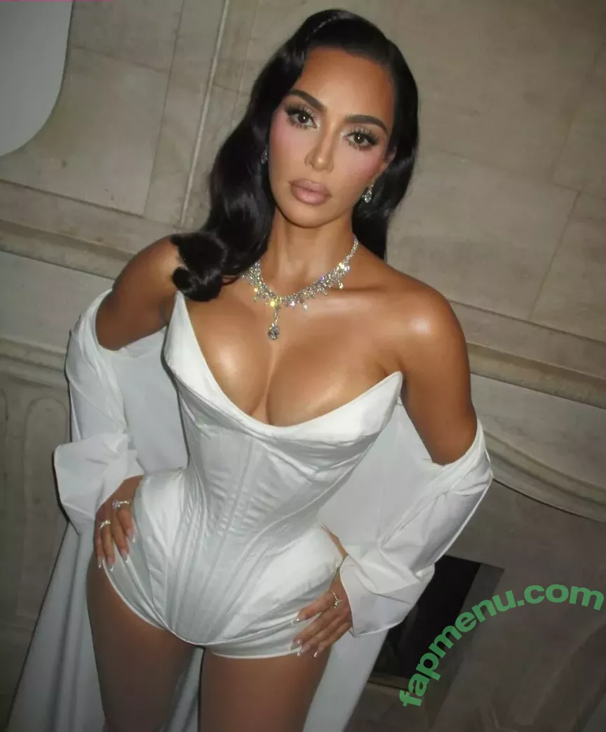 Kim Kardashian nude photo #4444 (KimKardashian / kimkadarshian)