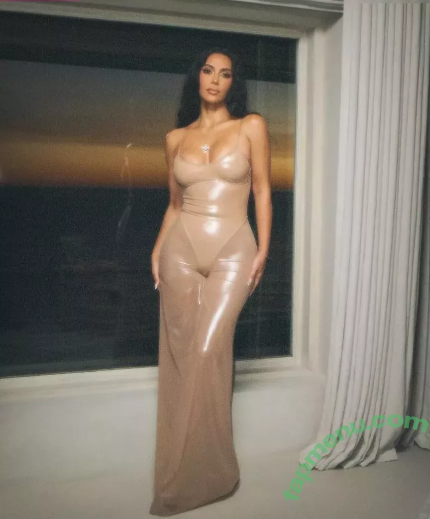 Kim Kardashian nude photo #4471 (KimKardashian / kimkadarshian)