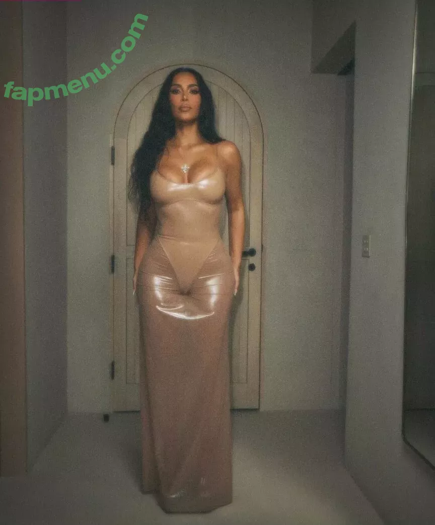 Kim Kardashian nude photo #4477 (KimKardashian / kimkadarshian)