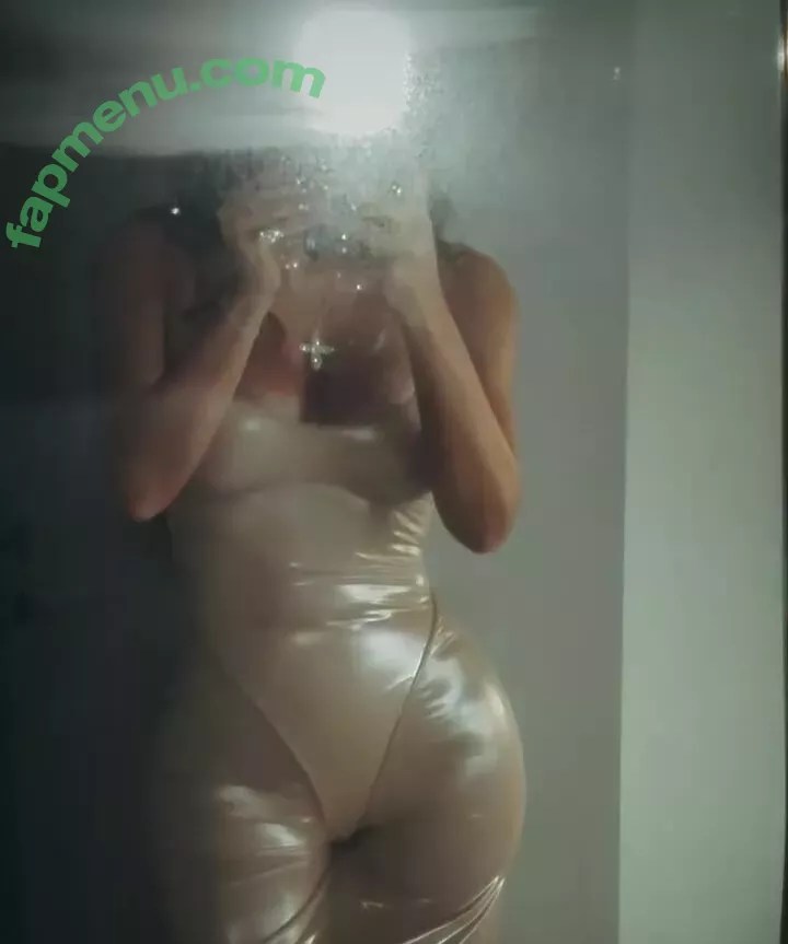 Kim Kardashian nude photo #4481 (KimKardashian / kimkadarshian)