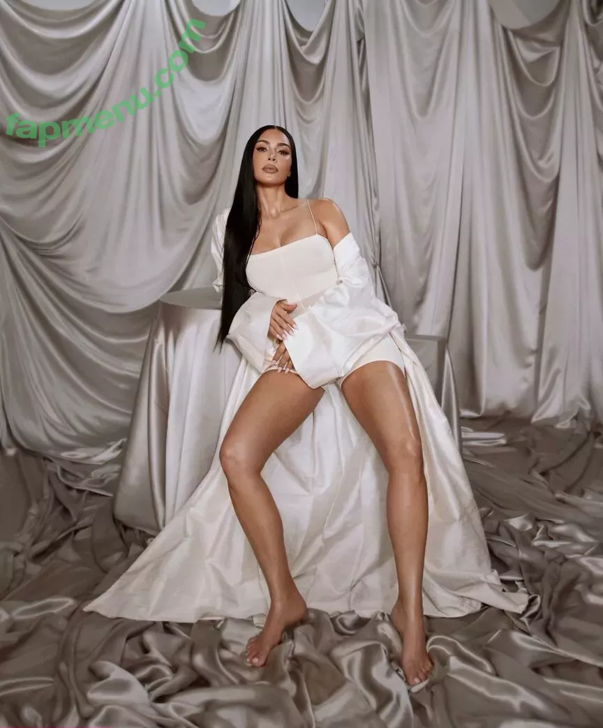 Kim Kardashian nude photo #4523 (KimKardashian / kimkadarshian)