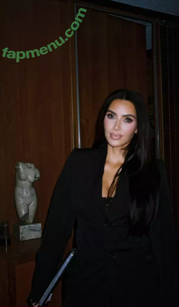 Kim Kardashian nude photo #4529 (KimKardashian / kimkadarshian)