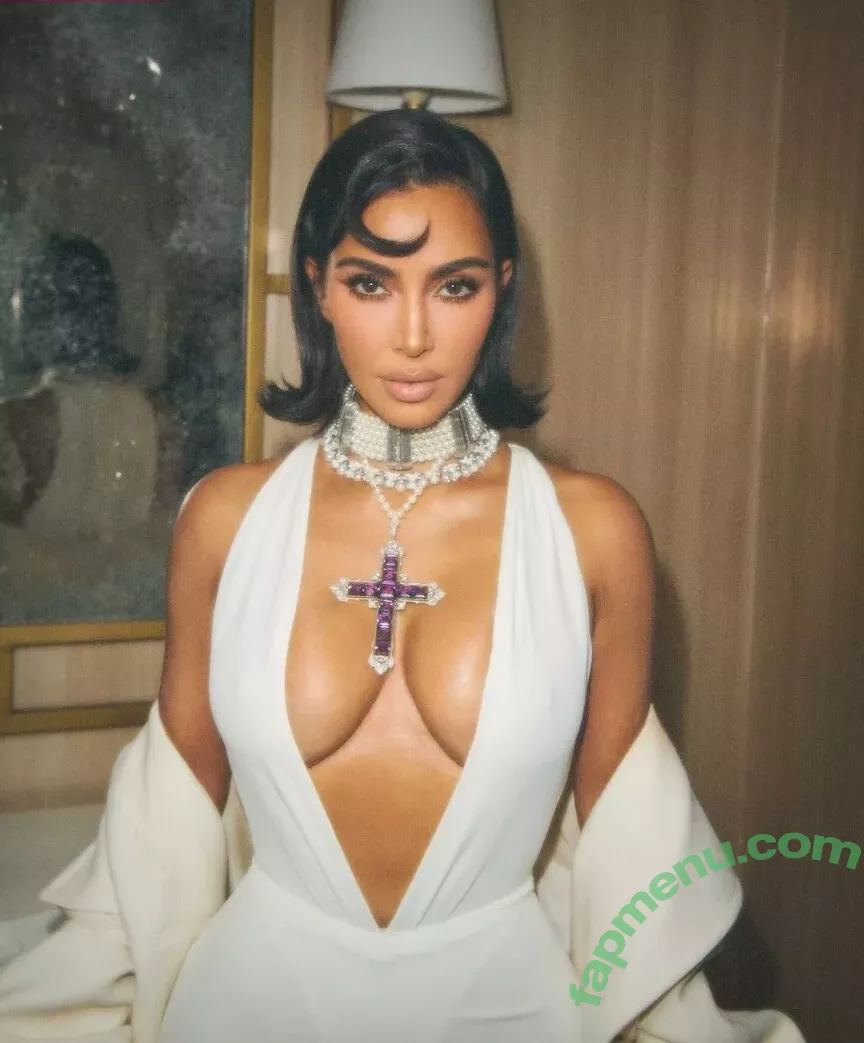 Kim Kardashian nude photo #4585 (KimKardashian / kimkadarshian)