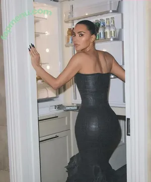 Kim Kardashian / KimKardashian / kim_kardashian nude photo #5390