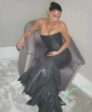 Kim Kardashian / KimKardashian / kim_kardashian nude photo #5393