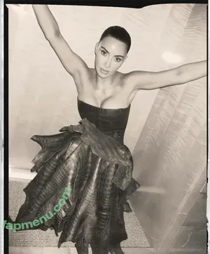 Kim Kardashian / KimKardashian / kim_kardashian nude photo #5396