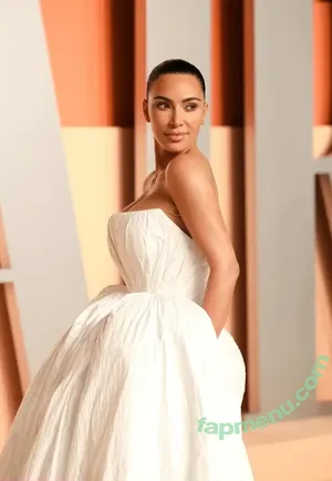 Kim Kardashian / KimKardashian / kim_kardashian nude photo #5417