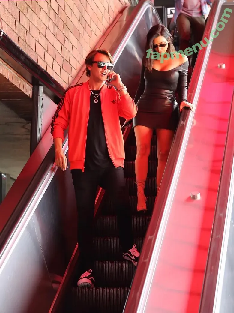 Kim Kardashian nude photo #5331 (KimKardashian / kim_kardashian)