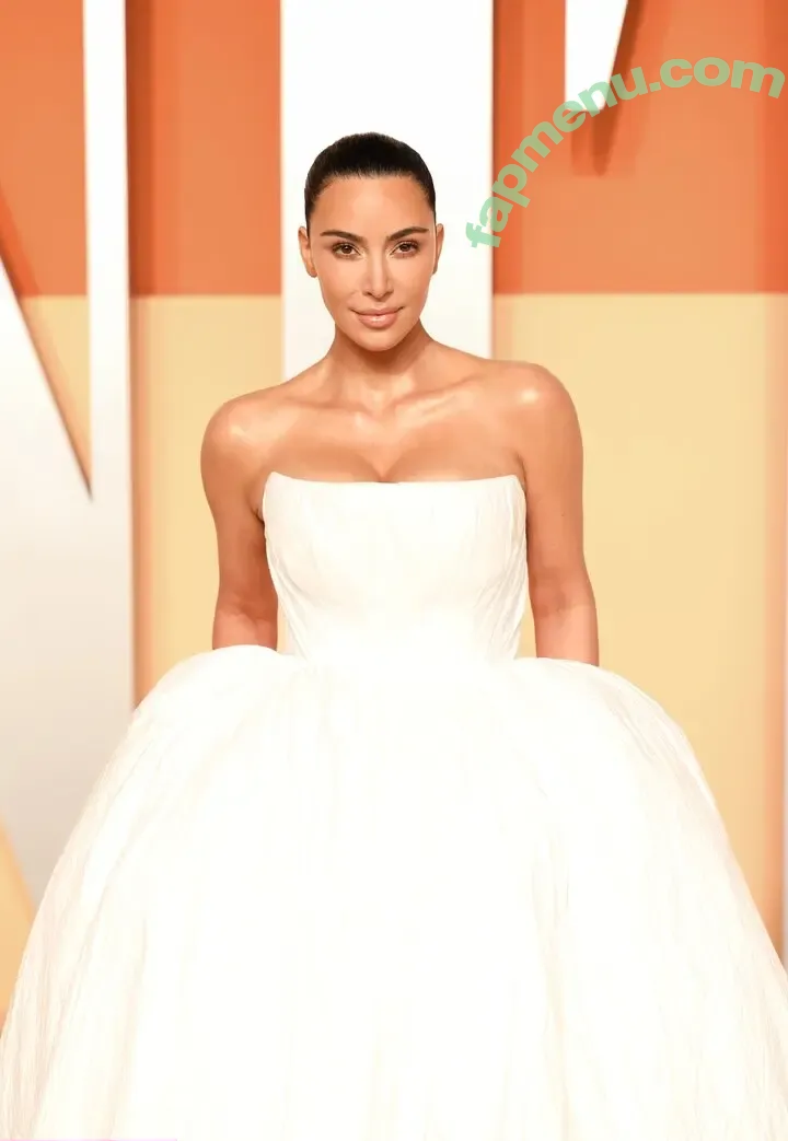 Kim Kardashian nude photo #5415 (KimKardashian / kim_kardashian)