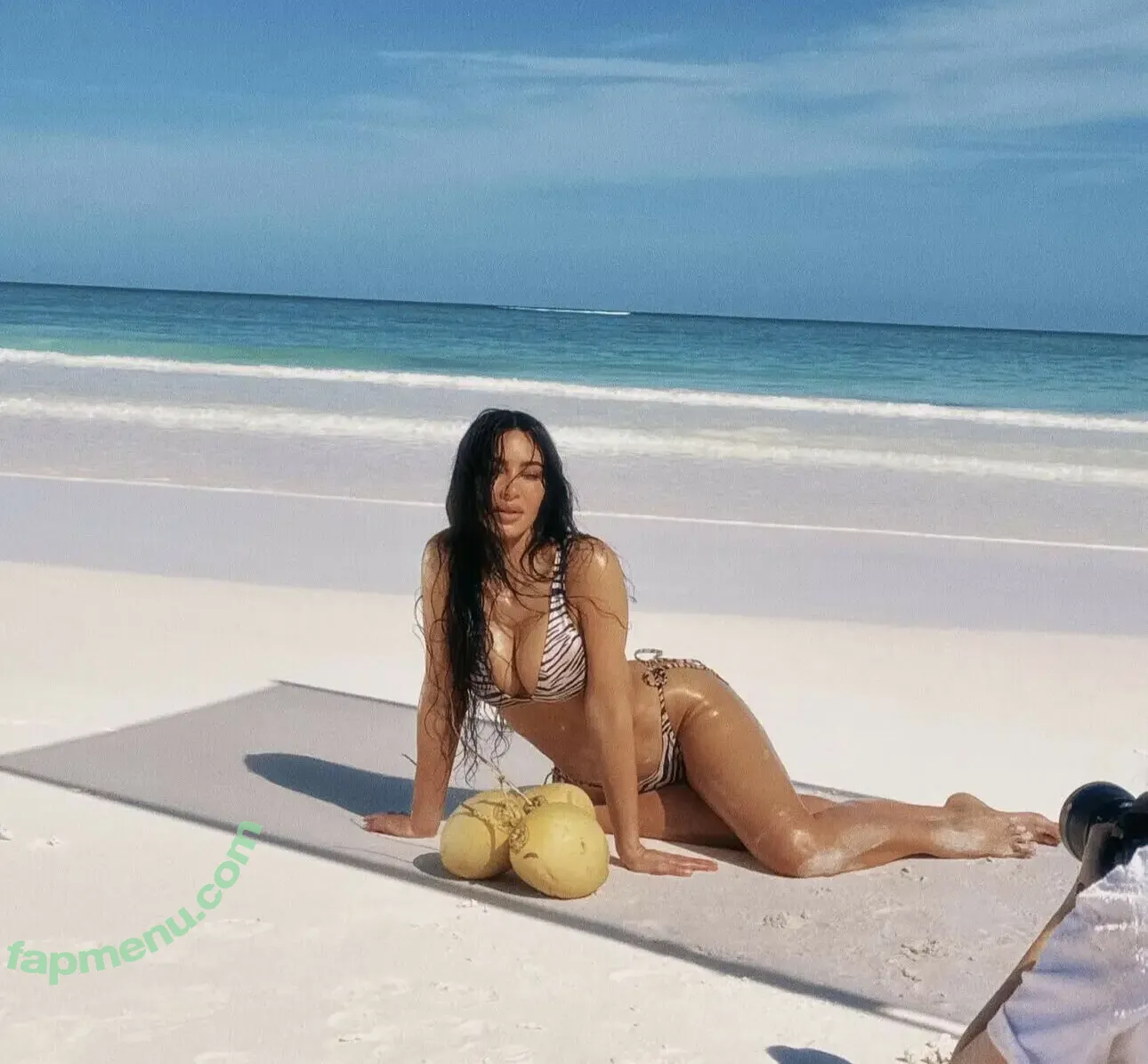 Kim Kardashian nude photo #5441 (KimKardashian / kim_kardashian)