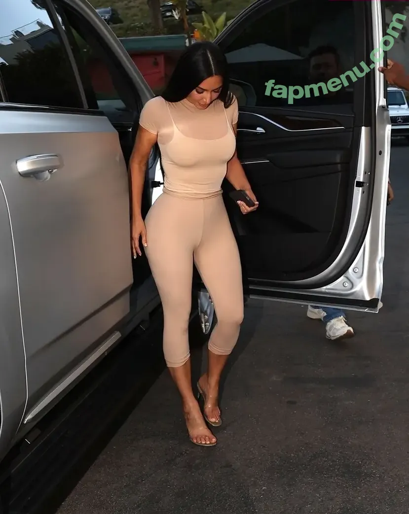 Kim Kardashian nude photo #5605 (KimKardashian / kim_kardashian)