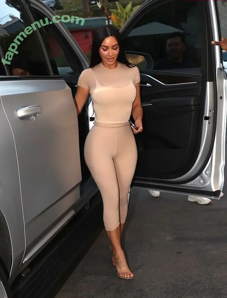 Kim Kardashian nude photo #5608 (KimKardashian / kim_kardashian)