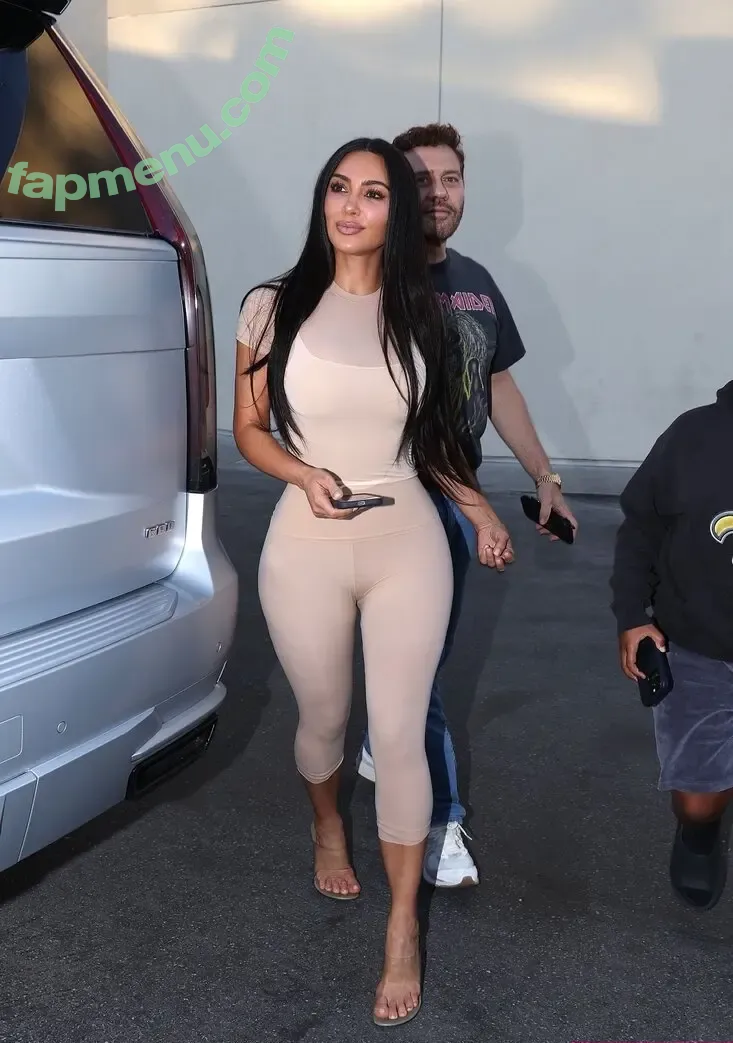Kim Kardashian nude photo #5611 (KimKardashian / kim_kardashian)